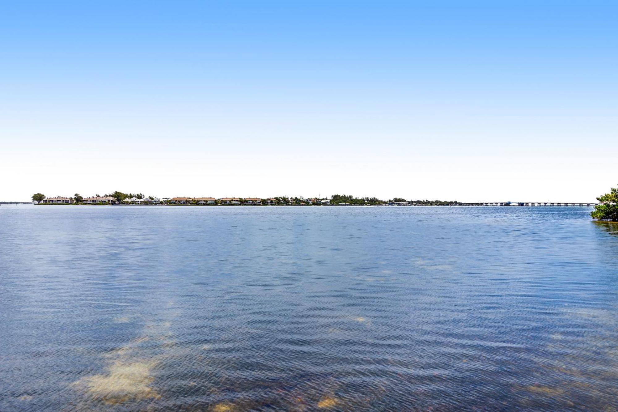 Runaway Bay Condos Bradenton Beach Rum bild