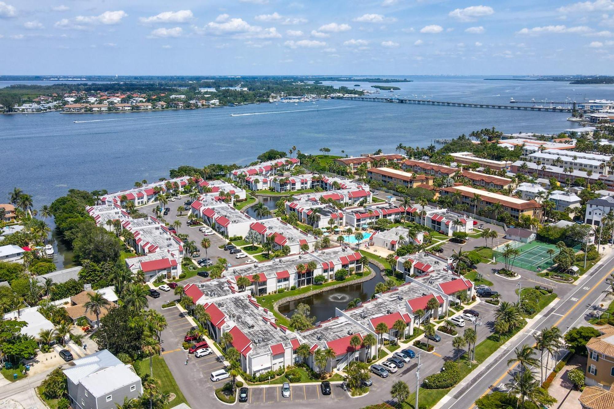 Runaway Bay Condos Bradenton Beach Rum bild